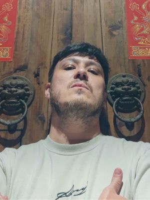 Benedikt Uy